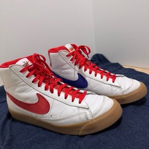 Nike Womens Blazer Mid 77 Gum Sole White Red Blue Sneakers Size 9 DA7575-991
